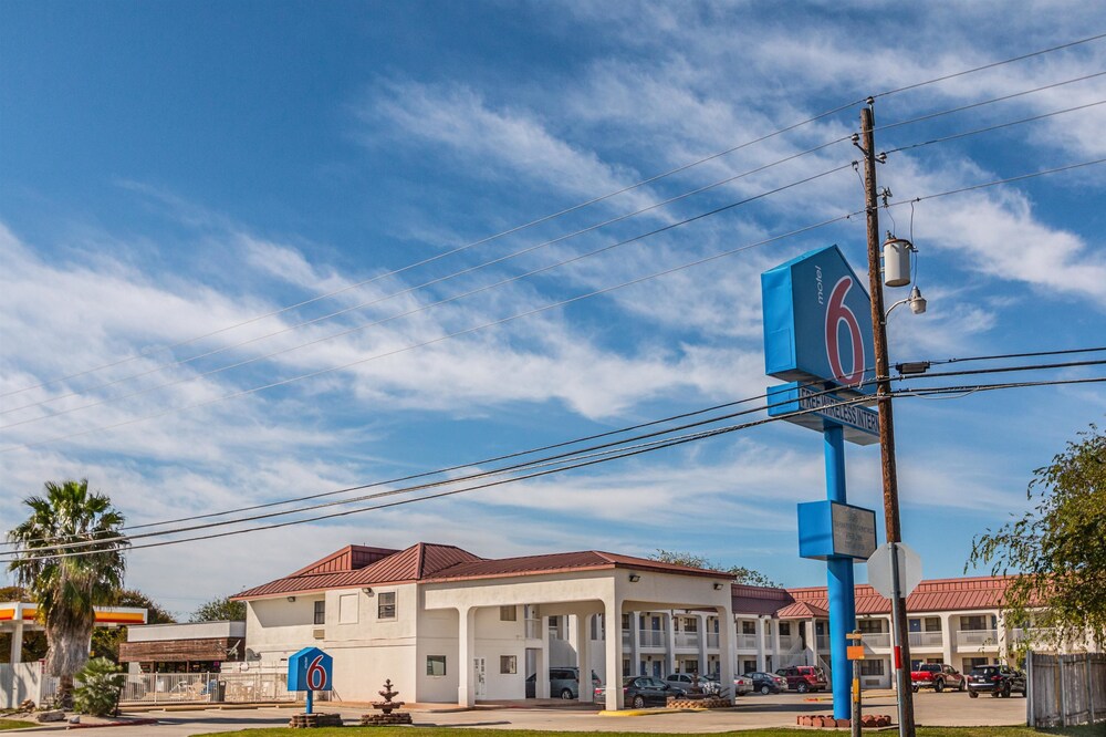 Front of property, Motel 6 San Marcos, TX - North