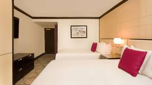Hypo-allergenic bedding, pillowtop beds, in-room safe, desk