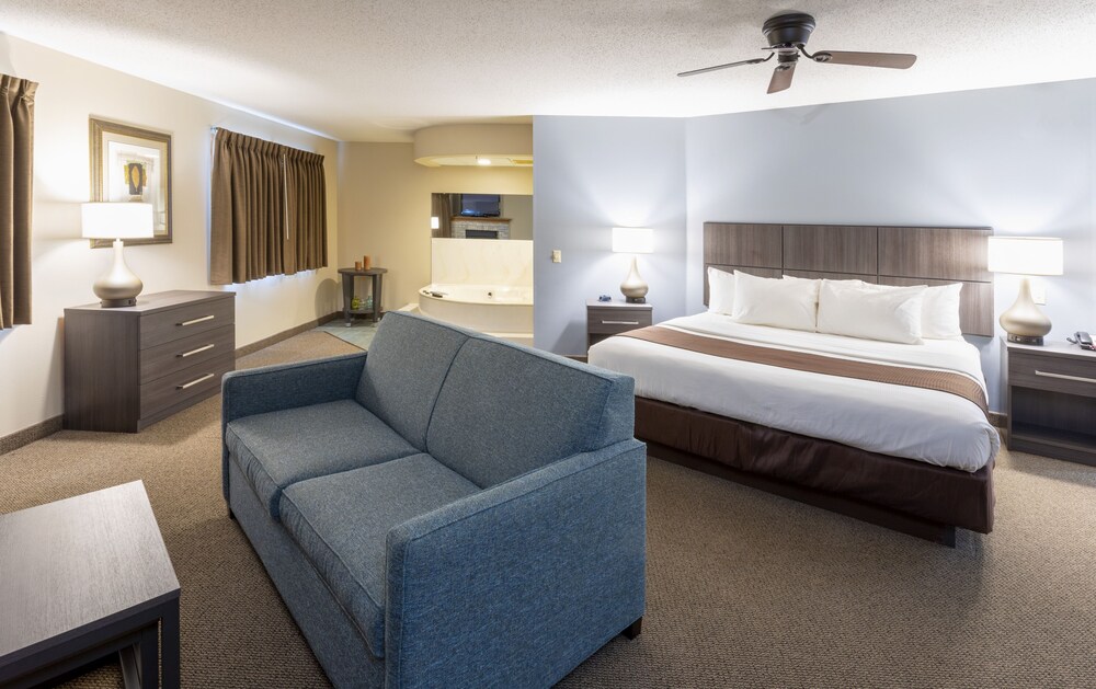 Paynesville Inn And Suites