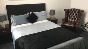 Minibar, in-room safe, individually decorated, individually furnished