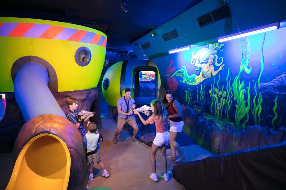 Paradise Resort Gold Coast Gold Coast, AUS Best Price Guarantee