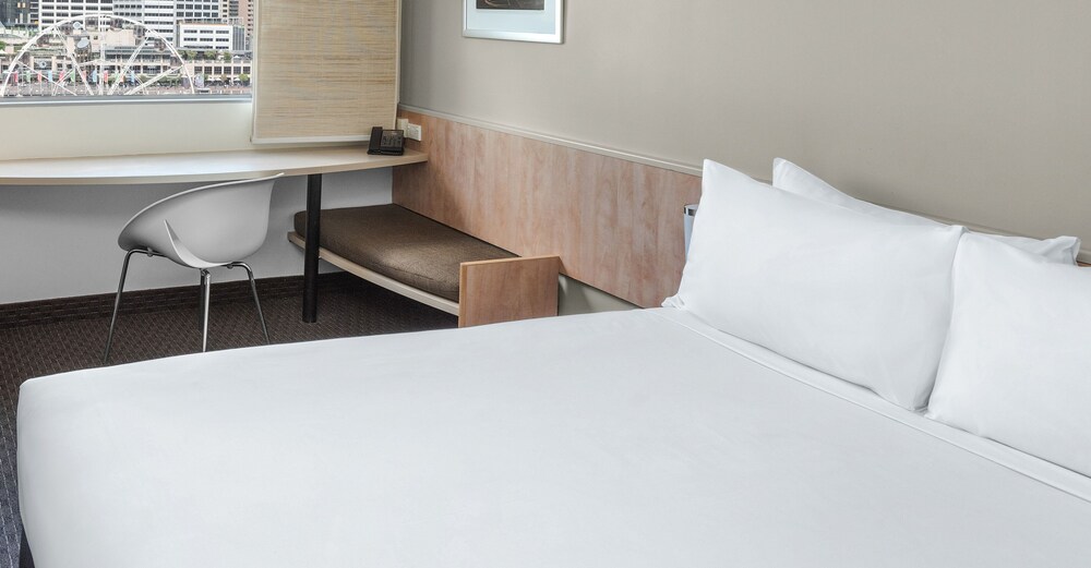 Room, ibis Sydney Darling Harbour