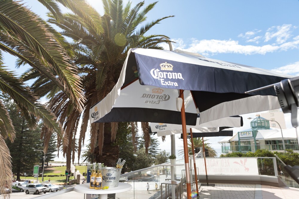 Bar (on property), Rydges Cronulla Beachside