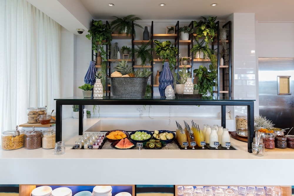 Breakfast area, Rydges Cronulla Beachside