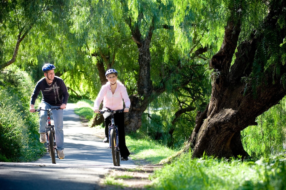 Bicycling, Amora Hotel Riverwalk Melbourne