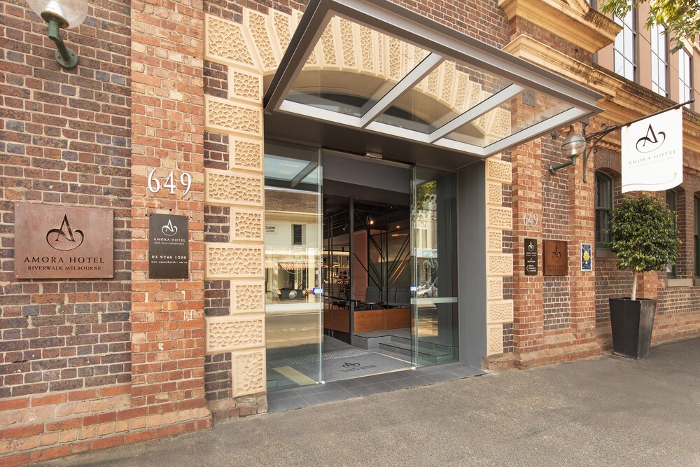 Front of property, Amora Hotel Riverwalk Melbourne