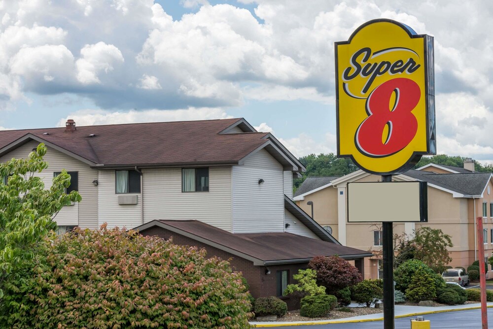 Super 8 by Wyndham New Stanton