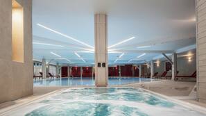 Indoor spa bath