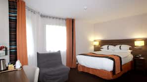 Premium bedding, in-room safe, desk, laptop workspace