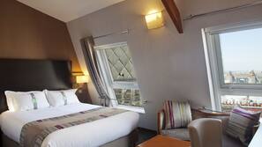 Premium bedding, in-room safe, desk, laptop workspace