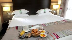 Premium bedding, in-room safe, desk, laptop workspace