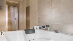 Indoor spa bath