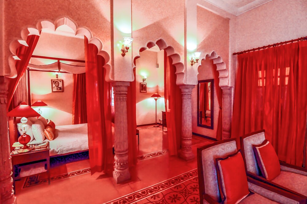 Room, Taj Usha Kiran Palace Hotel