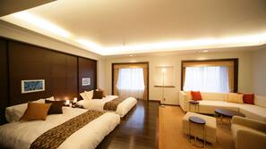 Premium bedding, down comforters, in-room safe, desk