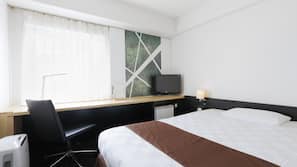 Premium bedding, down comforters, desk, blackout drapes