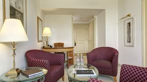 Coffre-forts dans les chambres, bureau, rideaux occultants
