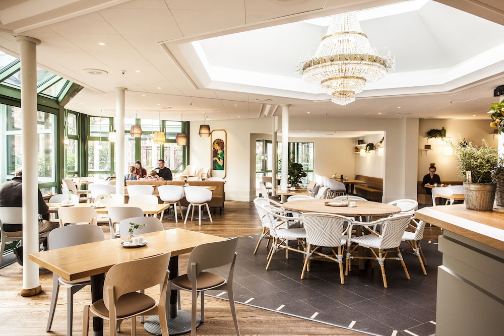 Restaurant, Hotell Heden