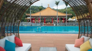 Outdoor pool, pool loungers