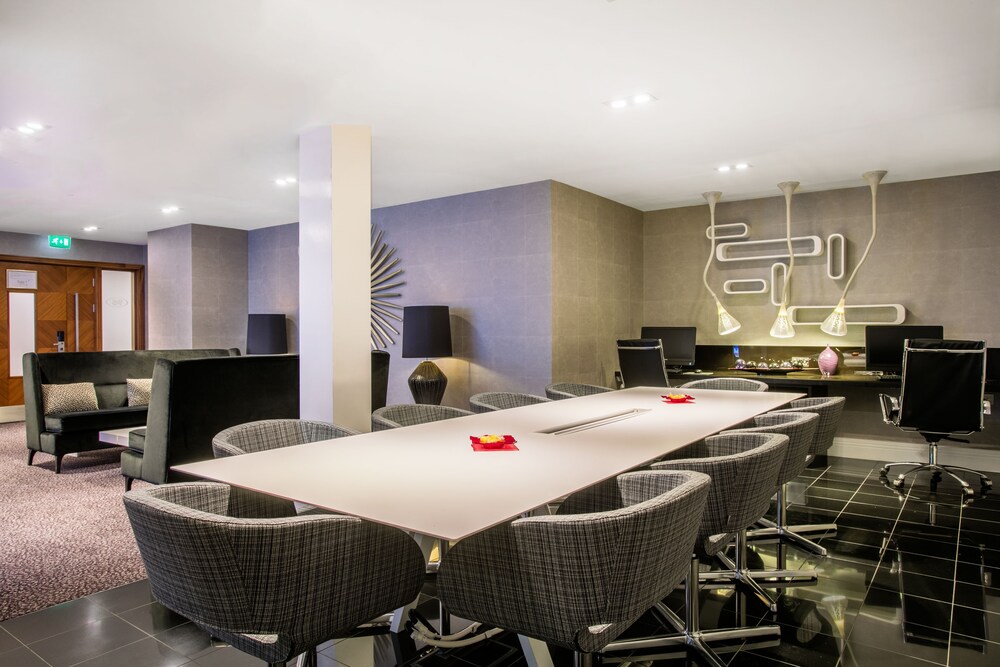 Executive lounge, Crowne Plaza London Ealing, an IHG Hotel