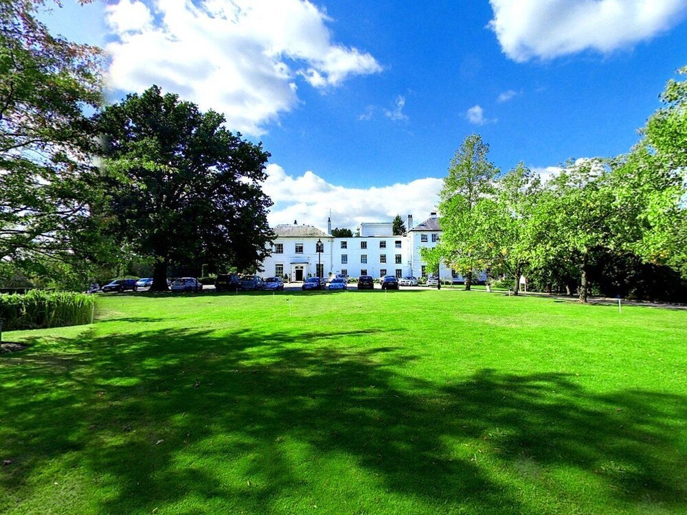 West Lodge Park Hotel