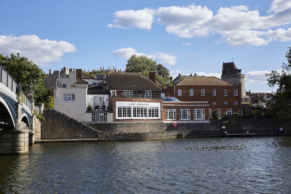 Sir Christopher Wren Hotel.