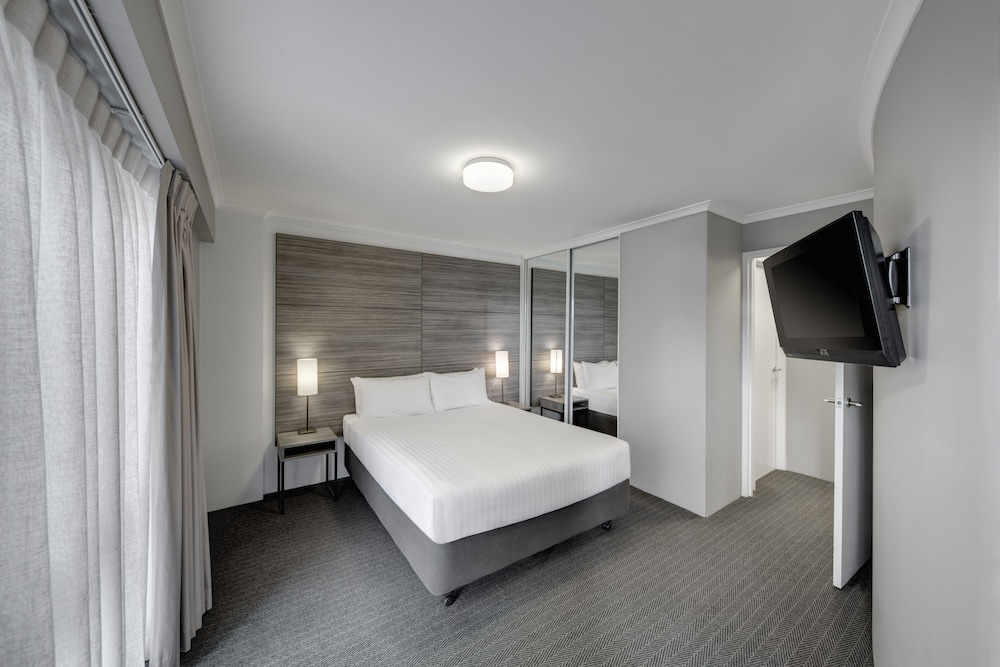 Adina Serviced Apartments Canberra James Court