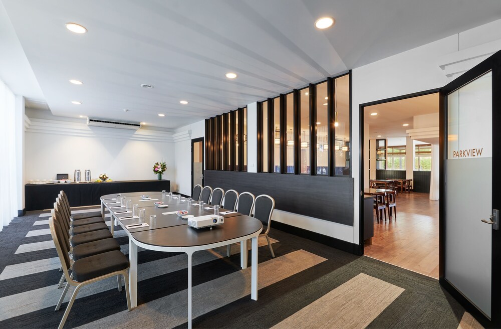 The Chifley On South Terrace