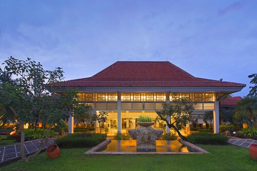27 Jakarta Hotels With A Jacuzzi Or Hot Tub In Room