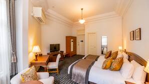 Premium bedding, in-room safe, desk, iron/ironing board