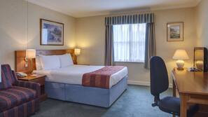 Minibar, in-room safe, desk, iron/ironing board