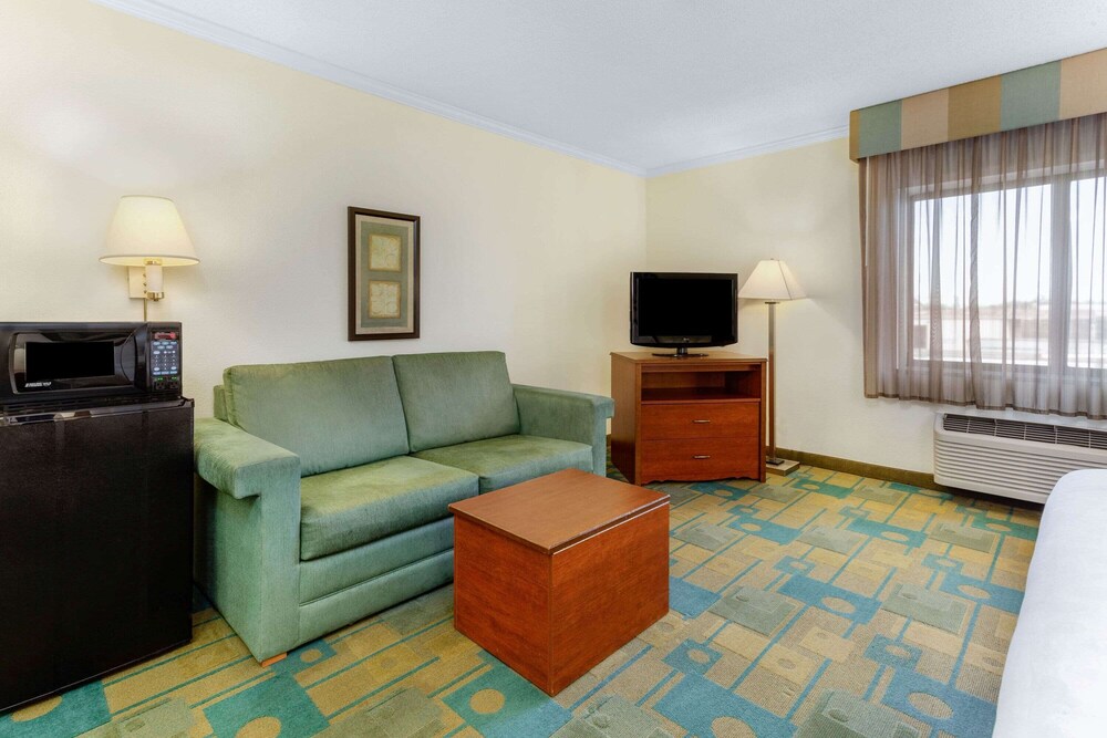 La Quinta Inn by Wyndham Chicago Willowbrook