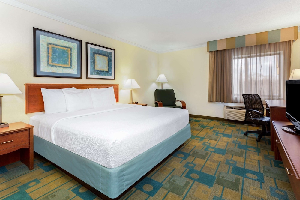 La Quinta Inn by Wyndham Chicago Willowbrook