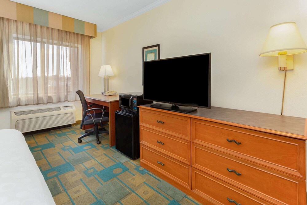 La Quinta Inn by Wyndham Chicago Willowbrook