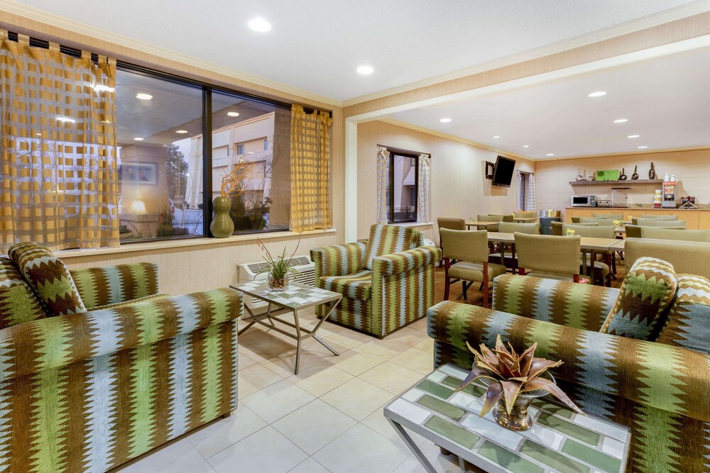 La Quinta Inn by Wyndham Chicago Willowbrook