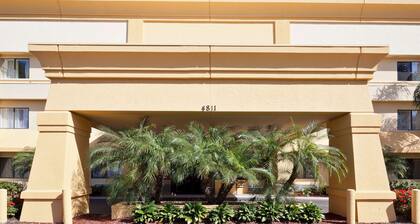 La Quinta Inn & Suites by Wyndham Tampa Fairgrounds - Casino