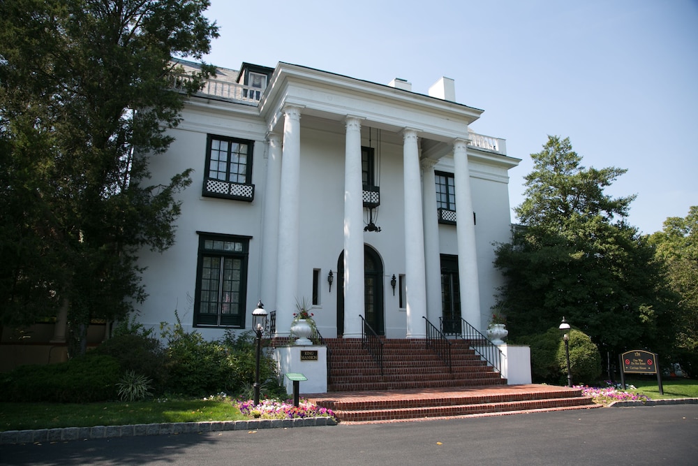 Tarrytown House Estate on the Hudson in White Plains Best Rates