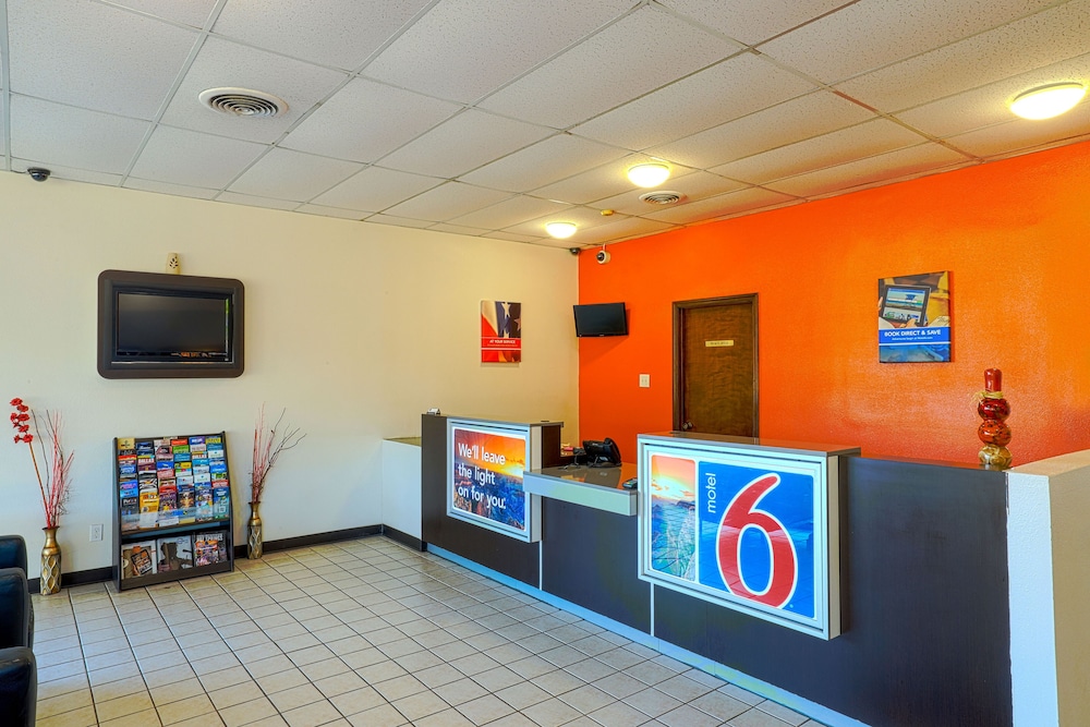 Motel 6 Longview, TX - North