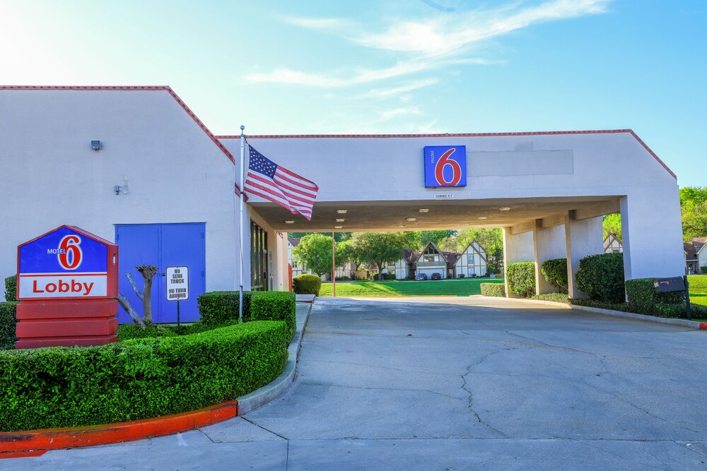 Motel 6 Longview, TX - North