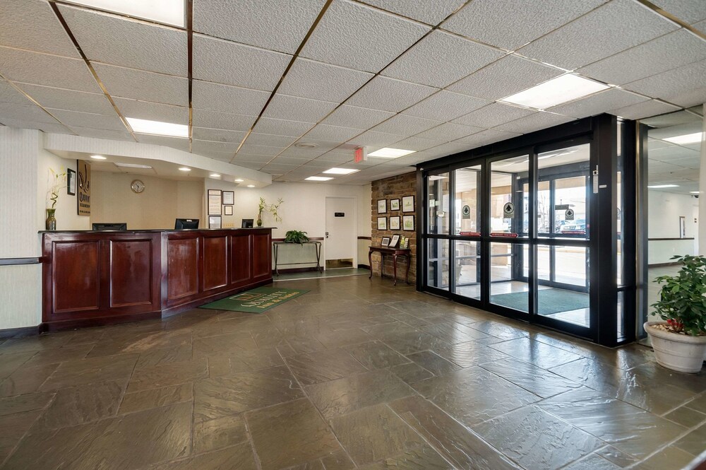 Lobby, Quality Inn & Suites Laurel