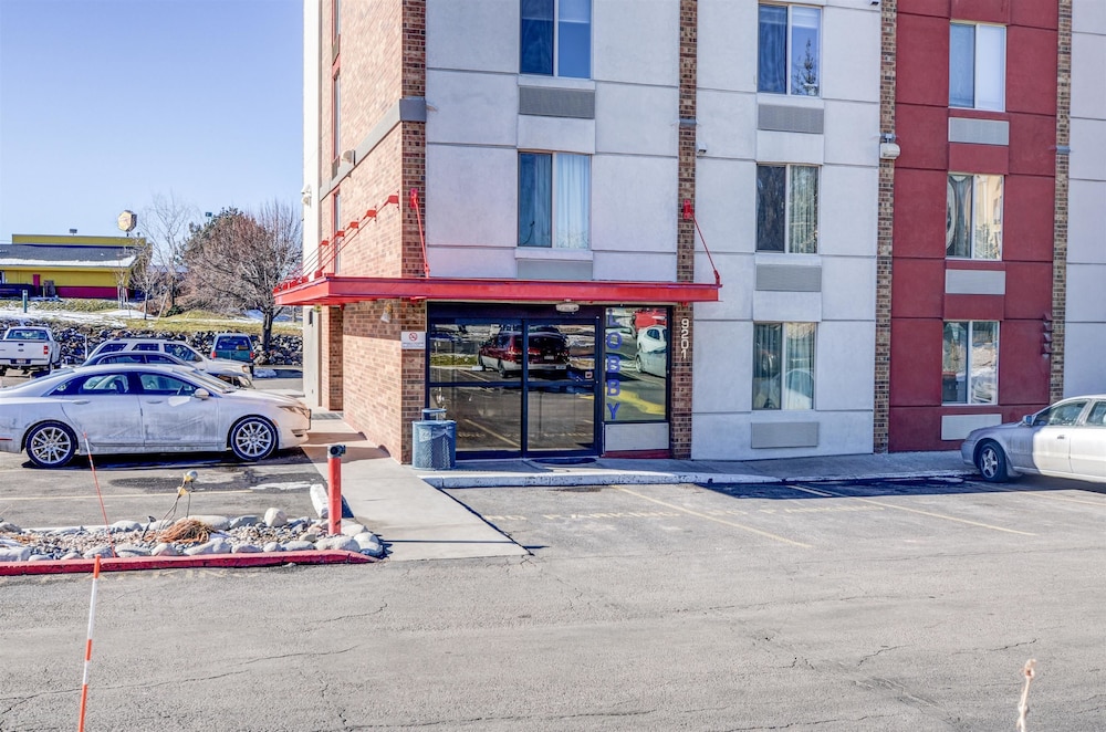 Front of property, Motel 6 Greenwood Village, CO - Denver - South Tech Center