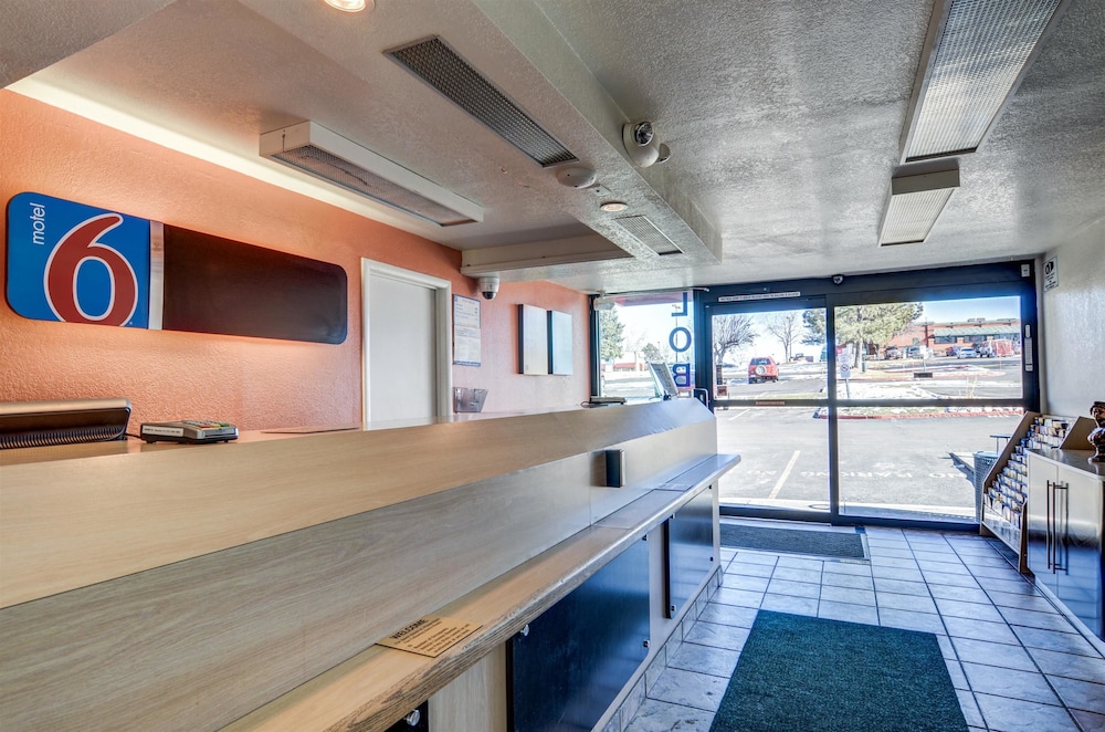 Lobby, Motel 6 Greenwood Village, CO - Denver - South Tech Center