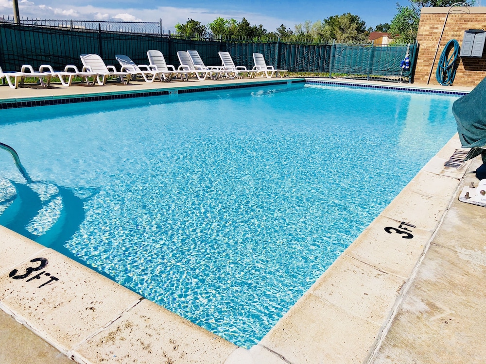 Pool, Motel 6 Greenwood Village, CO - Denver - South Tech Center