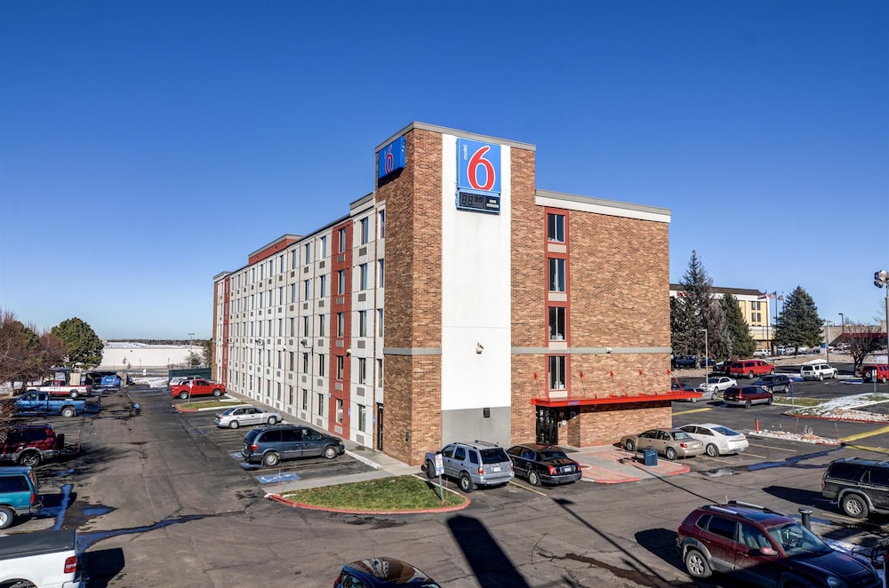 Front of property, Motel 6 Greenwood Village, CO - Denver - South Tech Center