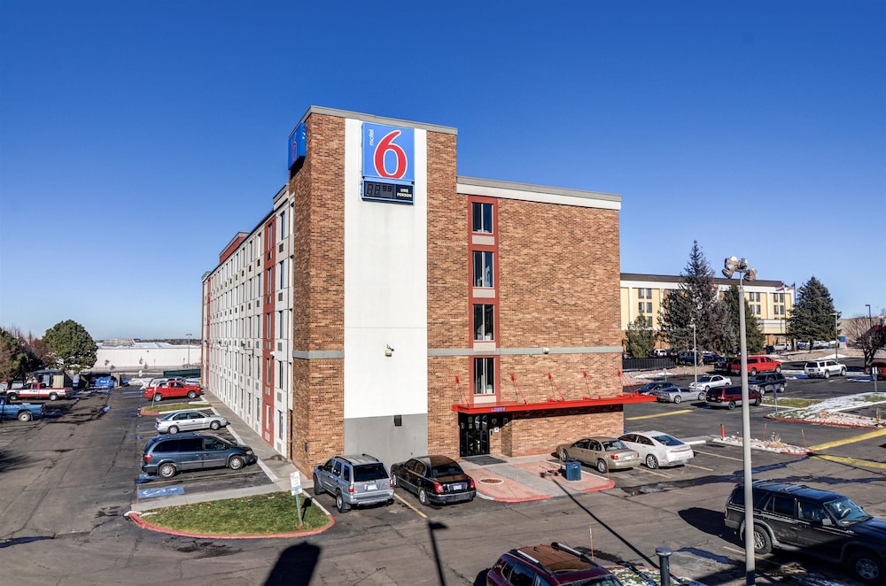 Front of property, Motel 6 Greenwood Village, CO - Denver - South Tech Center