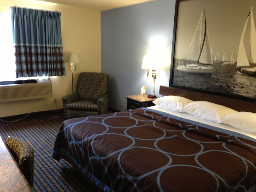 Room, Super 8 by Wyndham New Castle