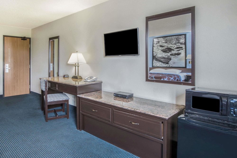 Room, Super 8 by Wyndham New Castle