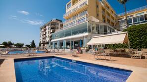 Seasonal outdoor pool