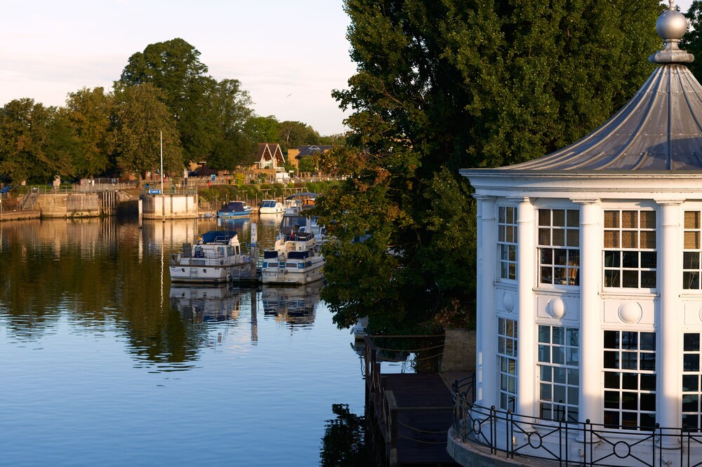 The Mitre Hotel Hampton Court