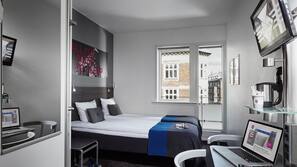 Desk, iron/ironing board, free WiFi, linens