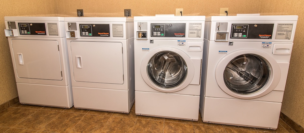 Laundry room, Howard Johnson by Wyndham Portsmouth